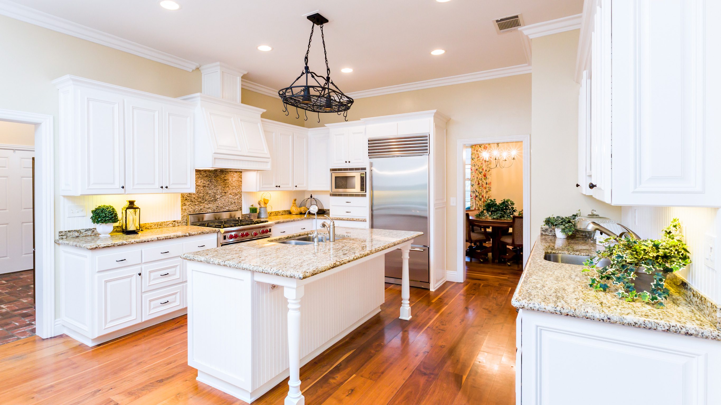 Kitchen Staging Ideas That Will Make Buyers Bite