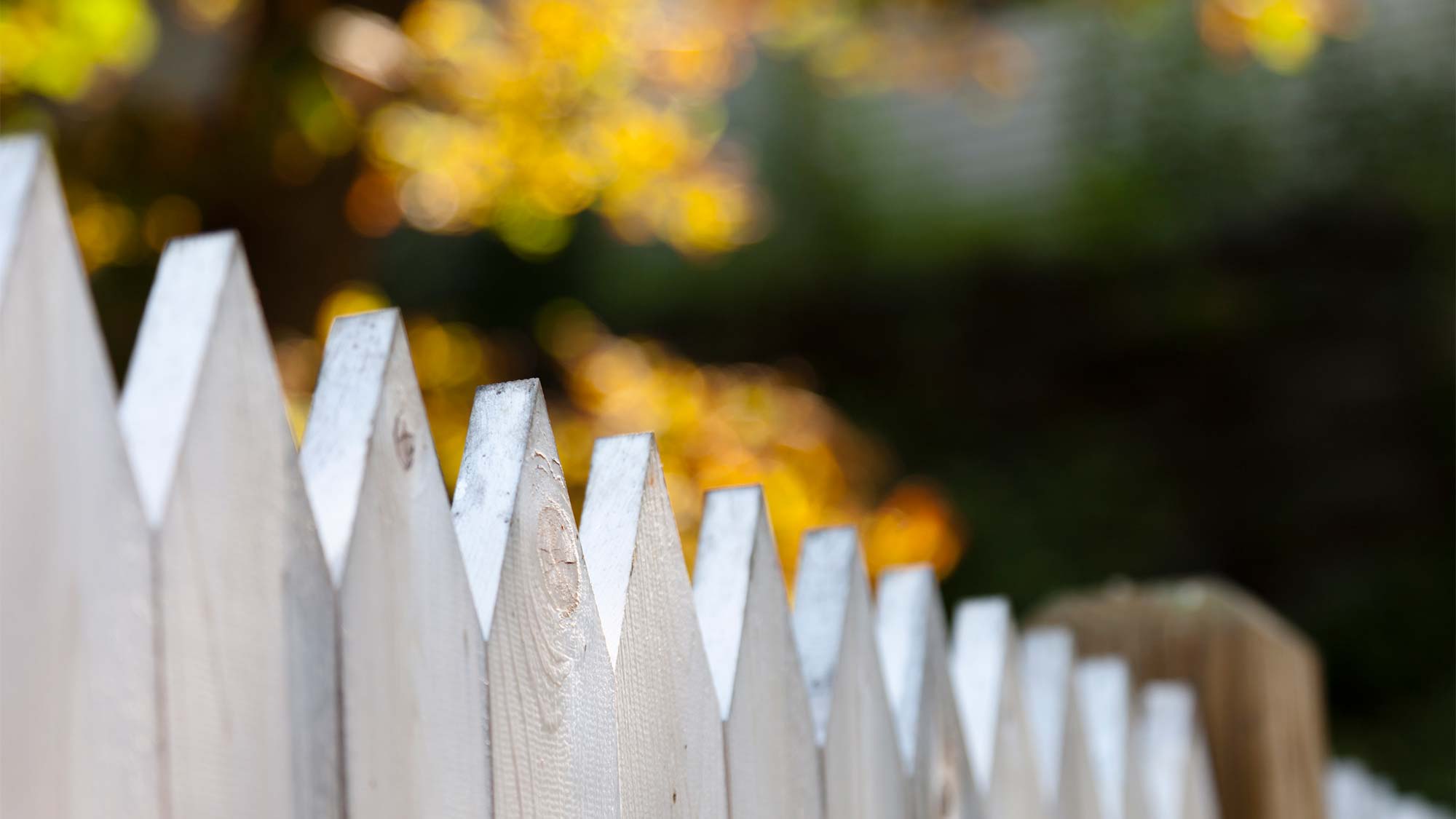 How to Build a Fence 'Good Neighbor Fence' Etiquette Explained