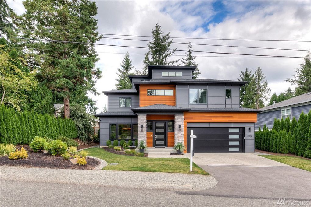 Former Seahawk Cliff Avril Selling $3.3M Bellevue Home