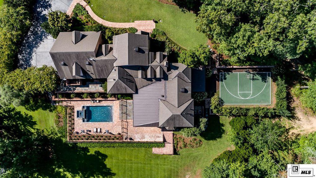 Former Seahawk Cliff Avril Selling $3.3M Bellevue Home