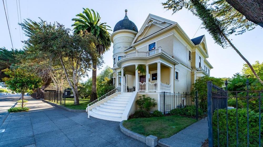 Victorian in Eureka