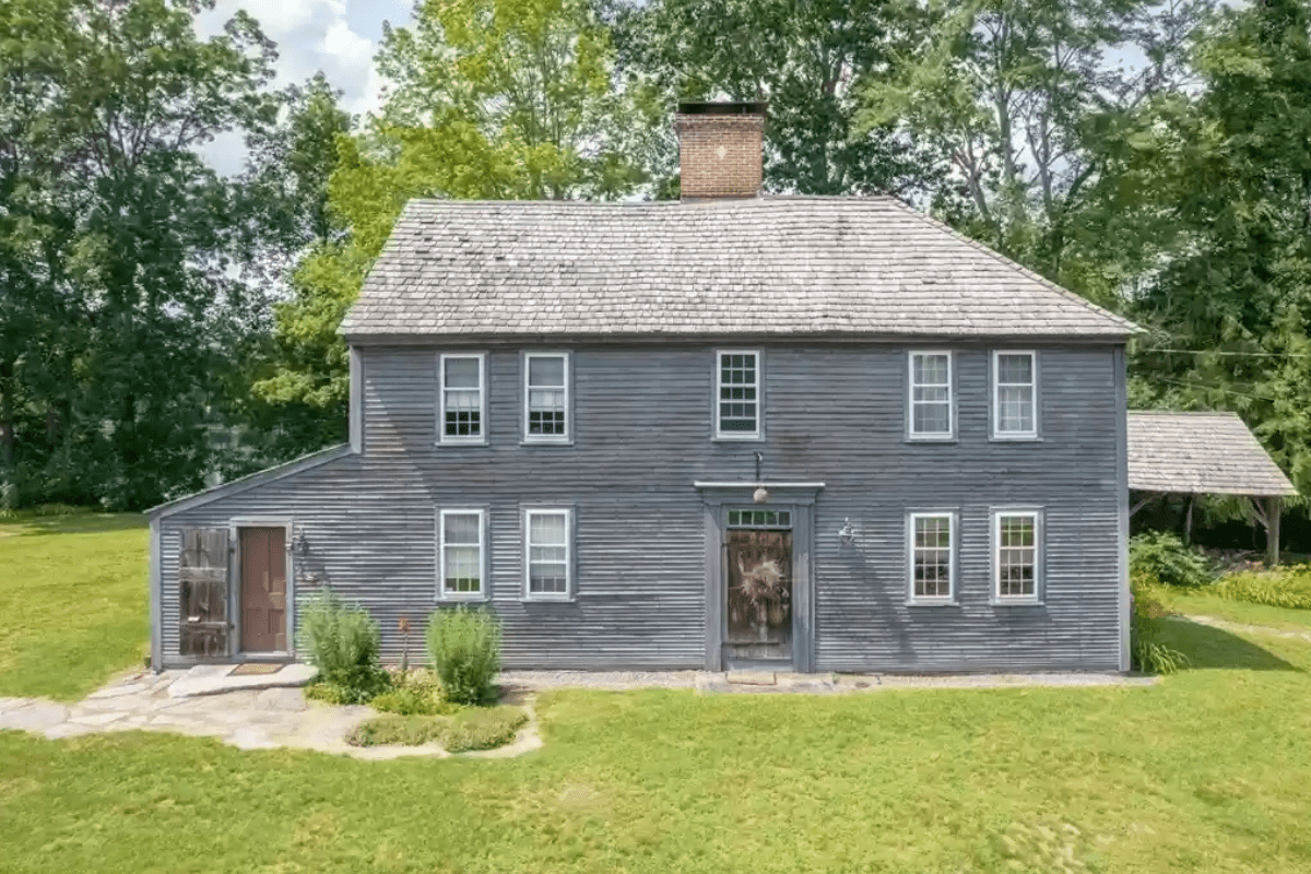 Charming Connecticut Colonial From 1687 Is This Week's Oldest Home