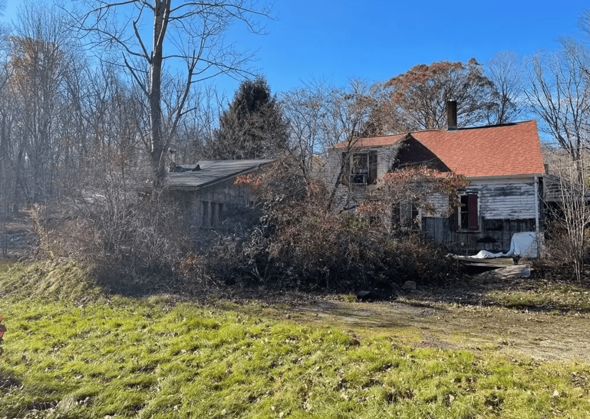 Linked to Walt Whitman, a New York Colonial Is the Week's Oldest Home
